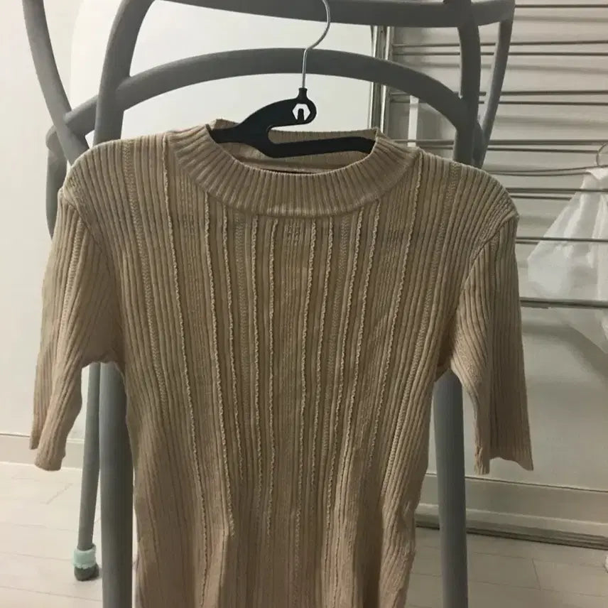 [BUNJANG] Beige Ribbed Short Sleeve Knit Top / 베이지색 골지 반팔 니트