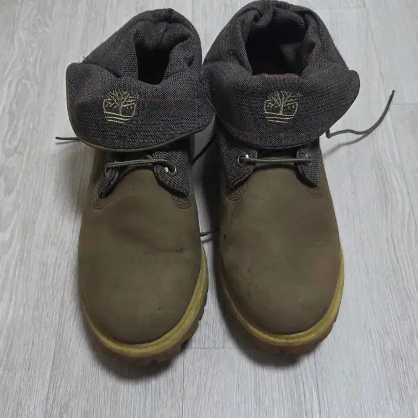 [BUNJANG] Timberland 6-Inch Khaki Roll-Top Boots / 팀버랜드 6인치 카키색 롤탑부츠(255)