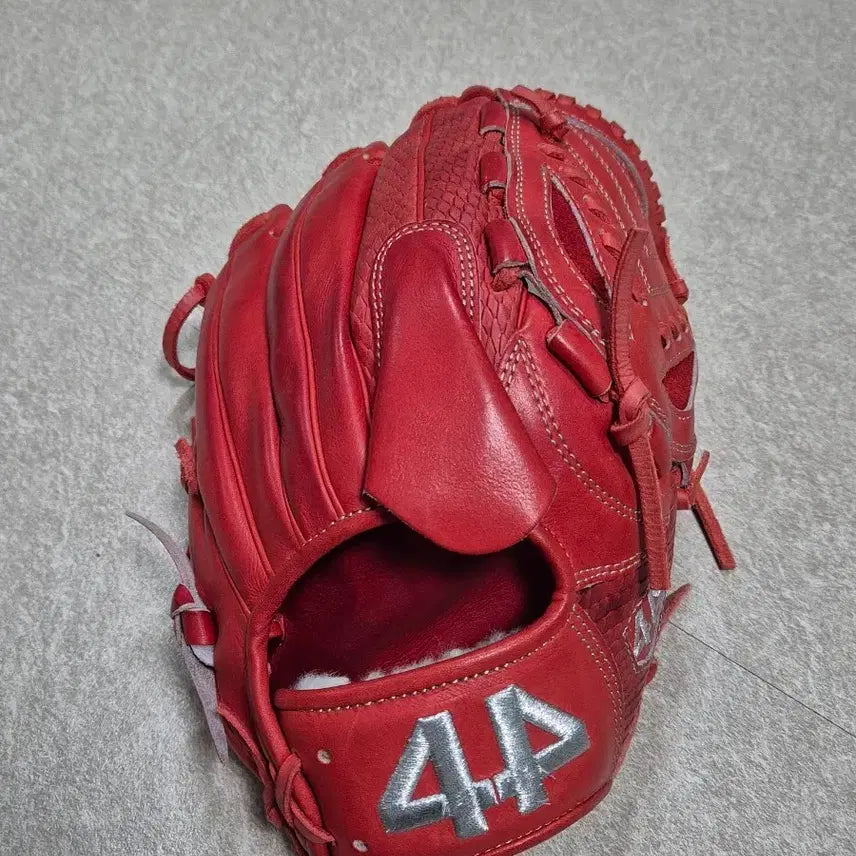 [BUNJANG] 44 Pitcher's Glove (Red) / 44 투수 글러브(빨강,레드)