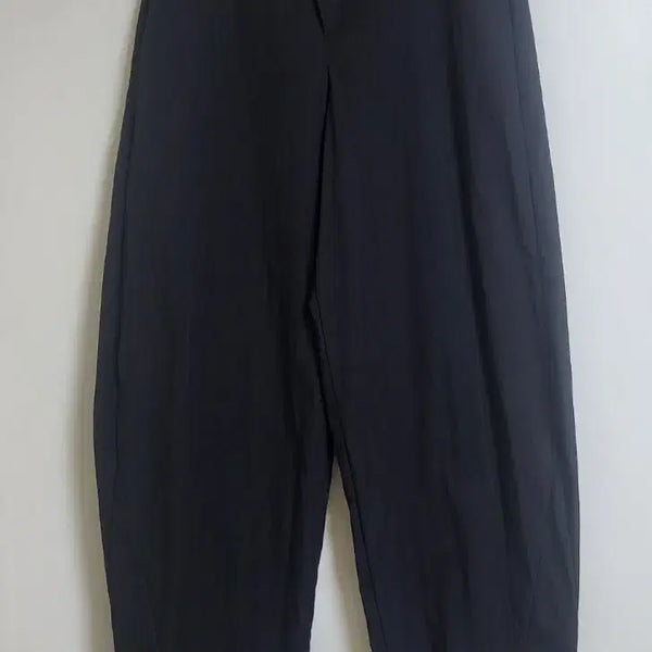 [BUNJANG] ALLIGHTZ Curved Balloon Pants / ALLIGHTZ 올라이츠 커브드 벌룬 팬츠