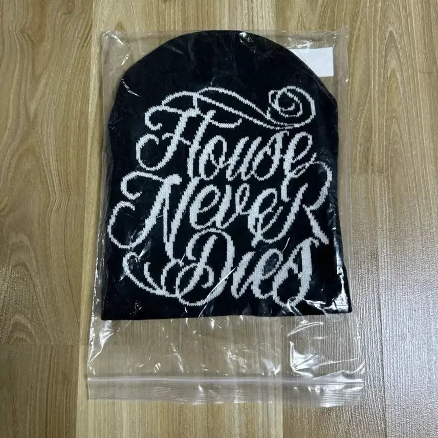 [BUNJANG] House Never Dies Long Beanie Black / 하우스네버다이즈 롱비니 블랙