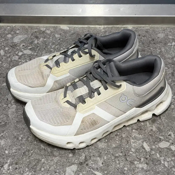 [BUNJANG] On Running Cloudrunner 2 Running Shoes - Size 255 / 온러닝 클라우드러너2 255