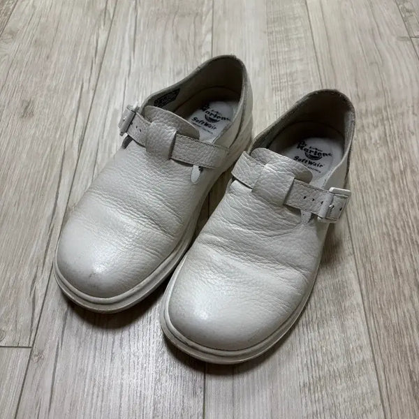 [BUNJANG] Dr. Martens Patricia White / 닥터마틴 패트리샤 화이트 230