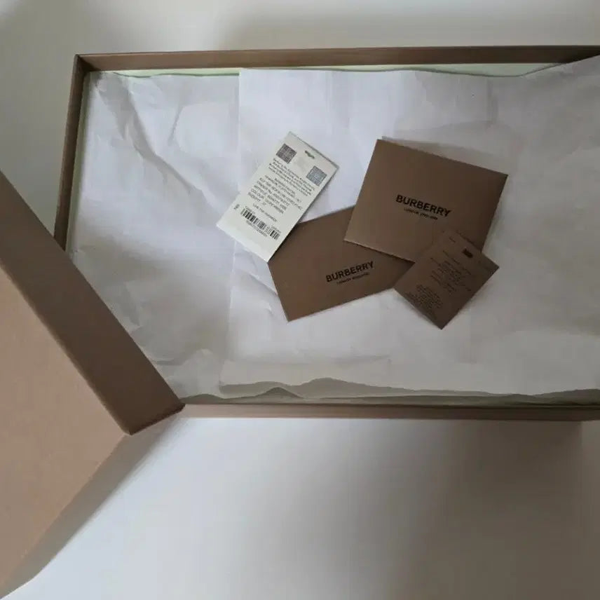 [BUNJANG] Burberry Shoe Box / 버버리 신발박스 (32.5x20.5x12.5) @ 버버리 박스 @ 명품박스