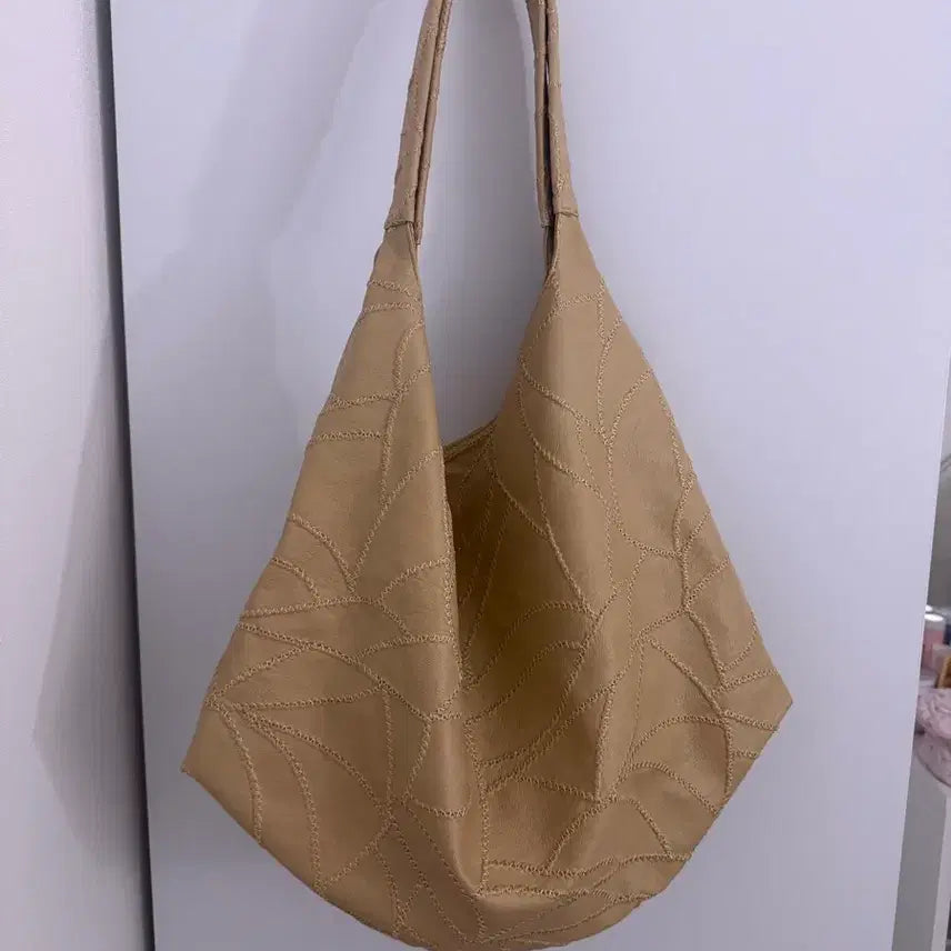 [BUNJANG] Sandmuseum Hobo Bag Butter Yellow / 샌드뮤지엄 호보백 버터 옐로우