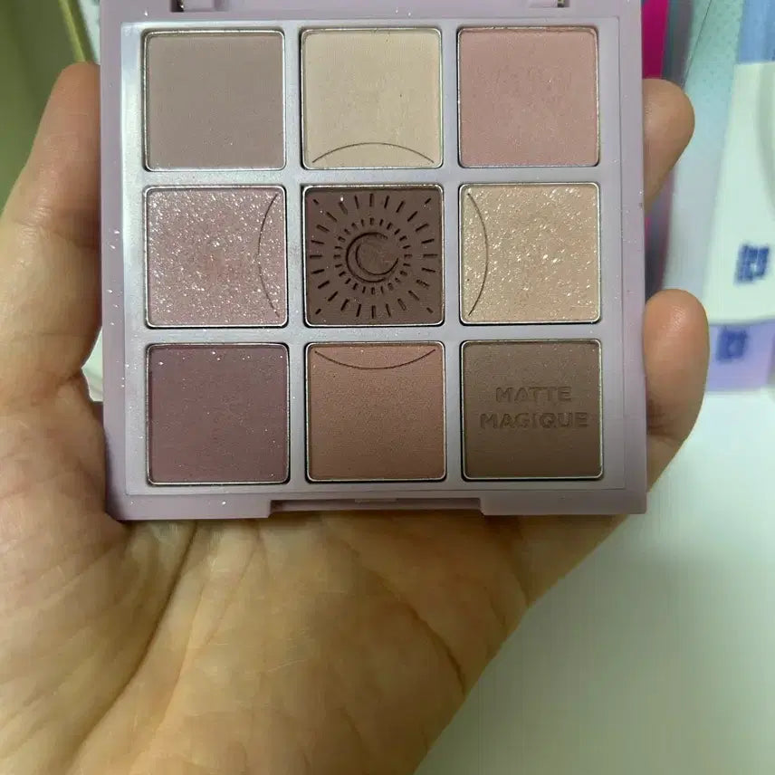 [BUNJANG] Holika Holika Moonie Eyeshadow Palette / 홀리카 섀도우  무니