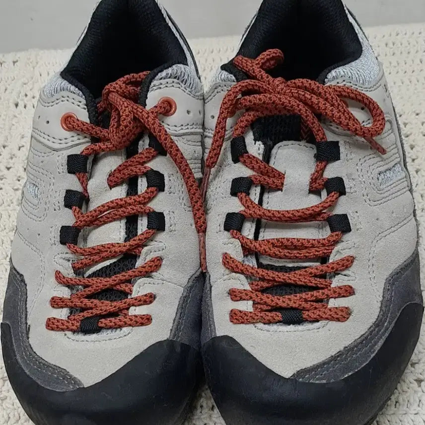 [BUNJANG] Blackyak Hiking Shoes / 블랙야크 등산화  240