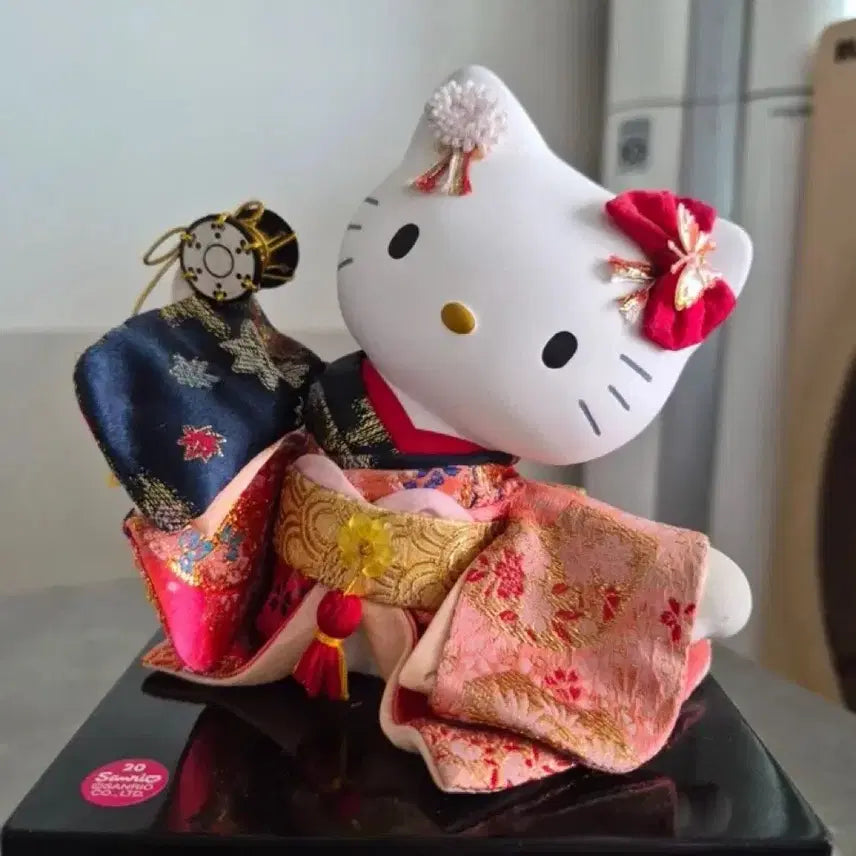 [BUNJANG] Vintage Hello Kitty Kimono Figure / 고전키티 콜렉션 아이템