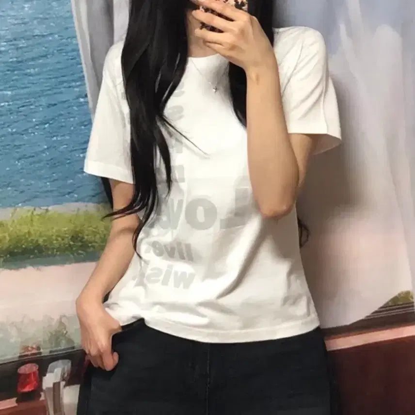 [BUNJANG] Love Lettering Basic Fit Half-Sleeve Round Neck Cropped T-Shirt - White / 데일리템/기본핏] love 러브 반크롭 반팔 라운드넥 티셔츠 -흰색
