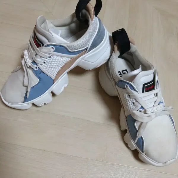 [BUNJANG] Givenchy White Blue Leather Blend Sneakers / GIVENCHY 지방시 (정품) 스니커즈 화이트 블루