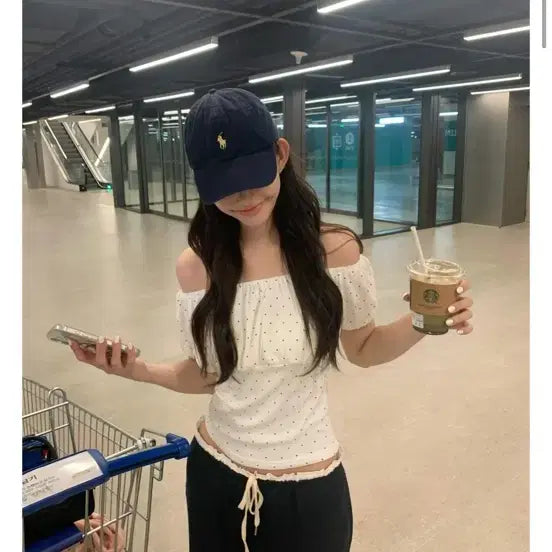[BUNJANG] Jenio Off-Shoulder T-Shirt / 제니오 오프숄더 티셔츠
