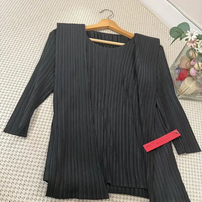 [BUNJANG] Pleated Blouse - Black / 플리츠 블라우스 블랙