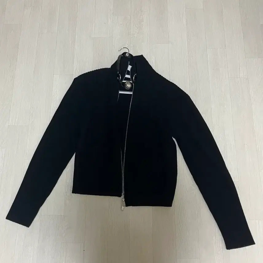 [BUNJANG] Project gr Buckle Knit Zip-up Black / 프로젝트gr 볼 개그 니트 버클 니트 집업 블랙