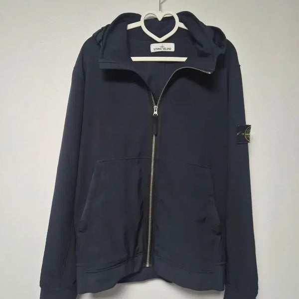[BUNJANG] Stone Island Soft Shell Hooded Zip-Up Jacket Navy / 스톤아일랜드 소프트쉘 후드집업