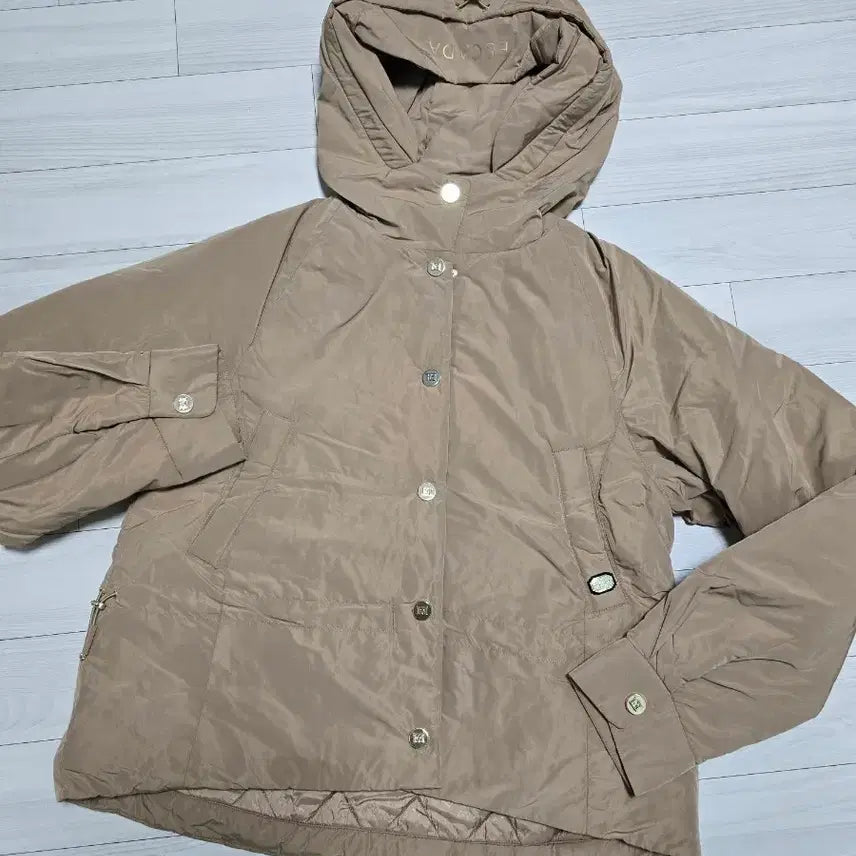 [BUNJANG] Escada Padded Jacket Beige Size 95 (M) / 에스까다 ESCADA  패딩 자켓 95 작년구입 한번착용
