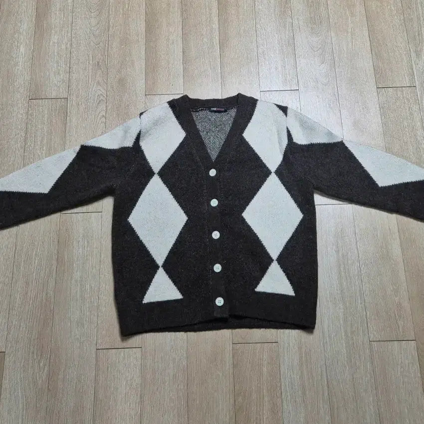 [BUNJANG] Argyle Pattern Knit Cardigan Brown / 아가일 패턴 브라운 니트 가디건