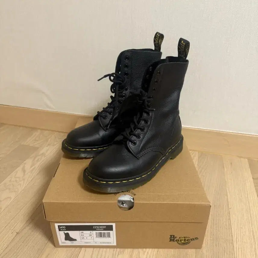 [BUNJANG] Dr. Martens 1490 Black Leather Boots / 닥터마틴 1490 블랙 레더 워커