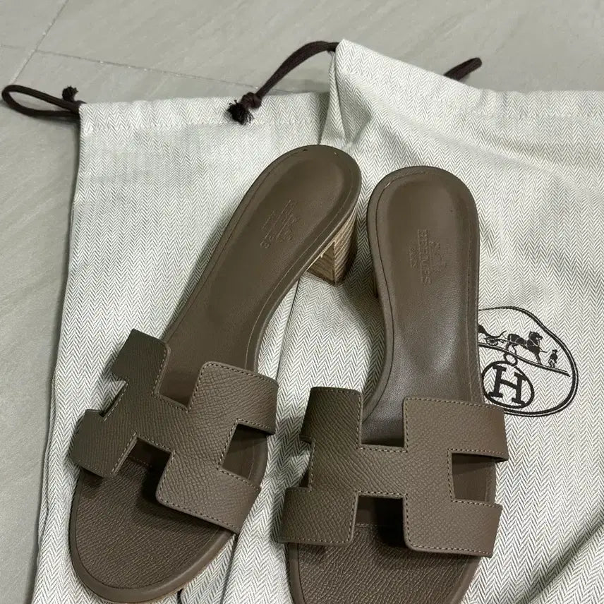 [BUNJANG] Hermes Oasis Sandals Brown Size 38.5 / 에르메스오아시스38.5