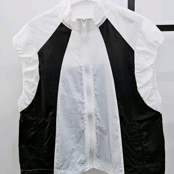 [BUNJANG] Crinkled Fabric Vest / 새제품 바스락 원단 조끼
