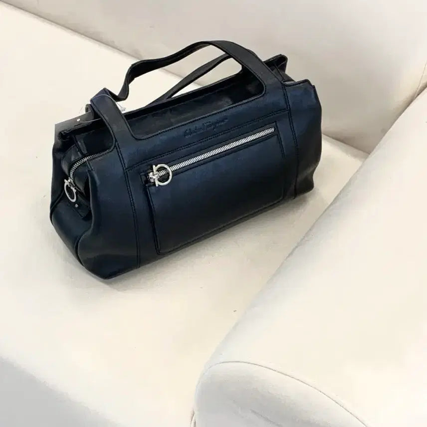 [BUNJANG] Ferragamo Gancini Shoulder Bag / 페라가모 간치니 숄더백 (정품)