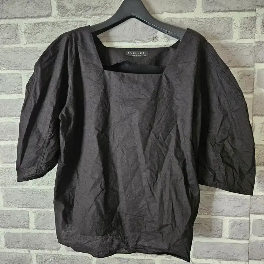 [BUNJANG] EVELLET Square Neck Puff Sleeve Blouse Black / EVELLET스퀘어넥 퍼프소매 블라우스 블랙 J1사이즈/알뜰한여우