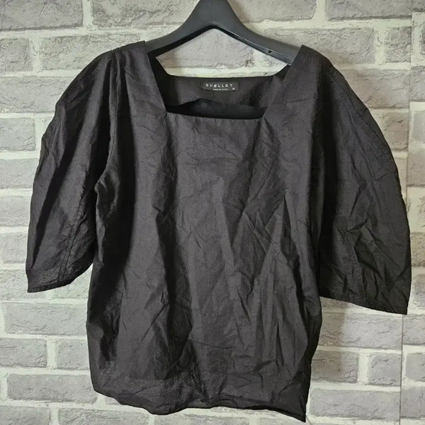 [BUNJANG] EVELLET Square Neck Puff Sleeve Blouse Black / EVELLET스퀘어넥 퍼프소매 블라우스 블랙 J1사이즈/알뜰한여우