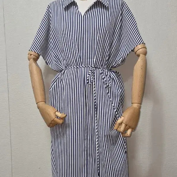 [BUNJANG] S.Coups Striped Dress / COUPS(쿱스) 세로 스트라이프 원피스