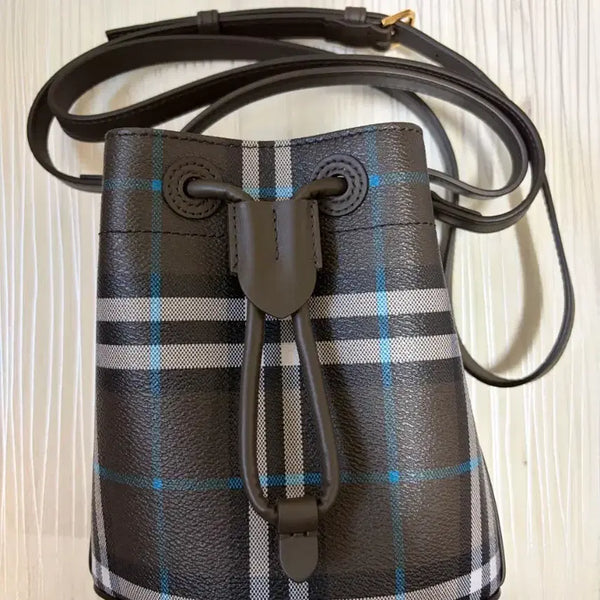 [BUNJANG] Burberry Mini Bucket Bag / 버버리 버킷백 스너그