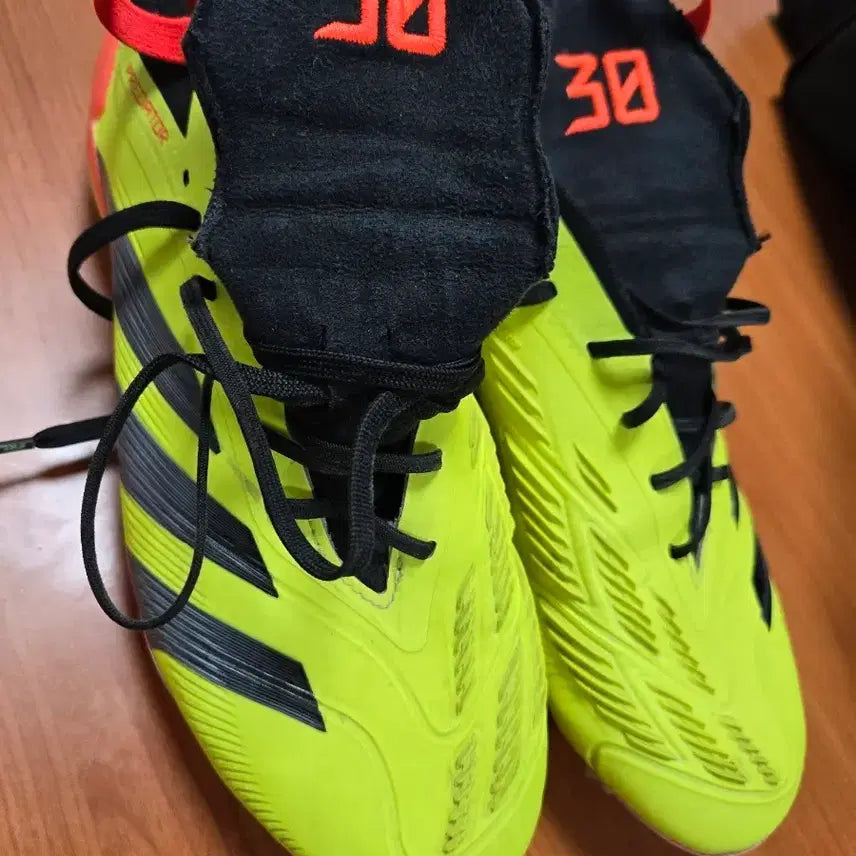 [BUNJANG] Adidas Predator 245 FG Soccer Cleats / 프레데터 245 축구화 입니다