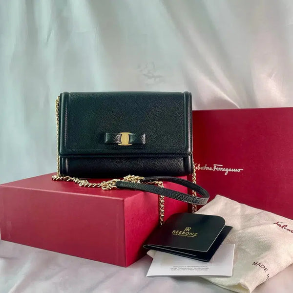 [BUNJANG] Salvatore Ferragamo Vara Mini Chain Crossbody Bag Black Full Set / 페라가모 바라 미니 체인 크로스백 블랙 풀구성