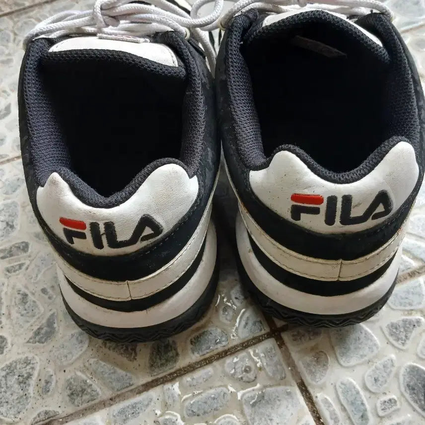 [BUNJANG] FILA Sneakers Black White / 휠라 운동화 블랙 화이트