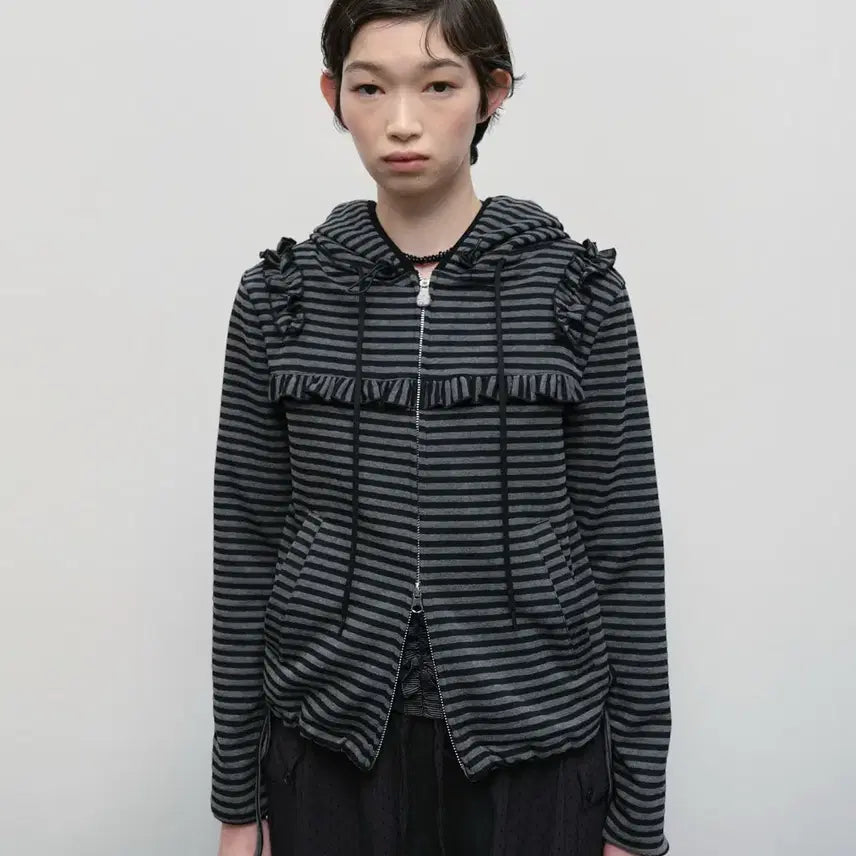[BUNJANG] Typeservice Ruffled Stripe Zip Hoodie Black / 새상품)타입서비스 Ruffled Stripe Zip Hoodie 블랙 러플드 스트라이프 후드집업