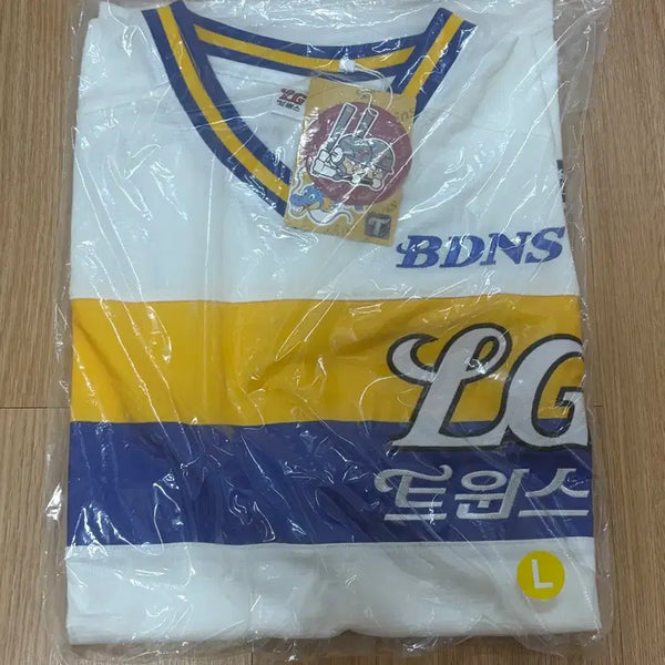 [BUNJANG] Badaners x LG Twins 1980 Baseball Uniform (L Size, Sealed) / 빠더너스 x 엘지트윈스 1980 베이스볼 유니폼 미개봉
