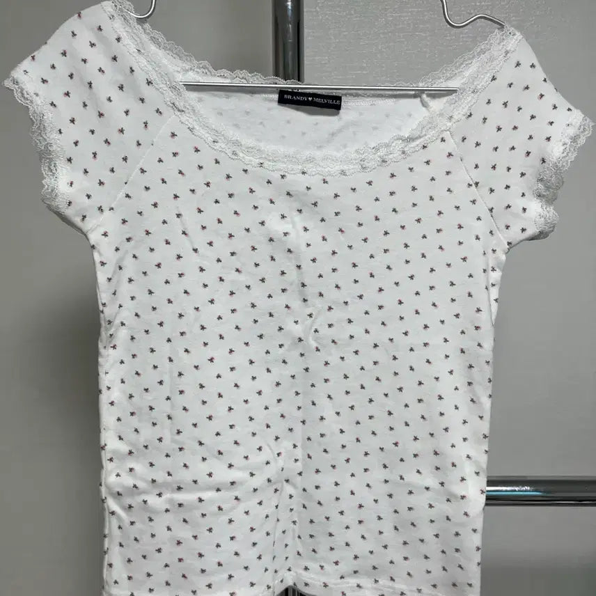 [BUNJANG] Brandy Melville Lace Top / 브랜디멜빌 레이스 탑
