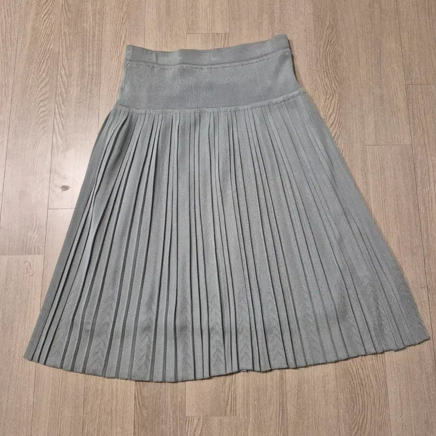[BUNJANG] Soft Grey Pleated Midi Skirt Size 66 / 박순영. 연한 회색 플리츠 스커트사이즈66