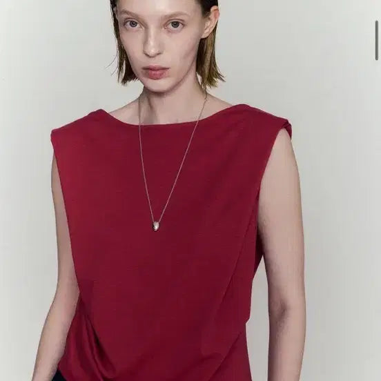 [BUNJANG] Nommer Draping Sleeveless Red / 노머 드레이핑 슬리브리스 레드
