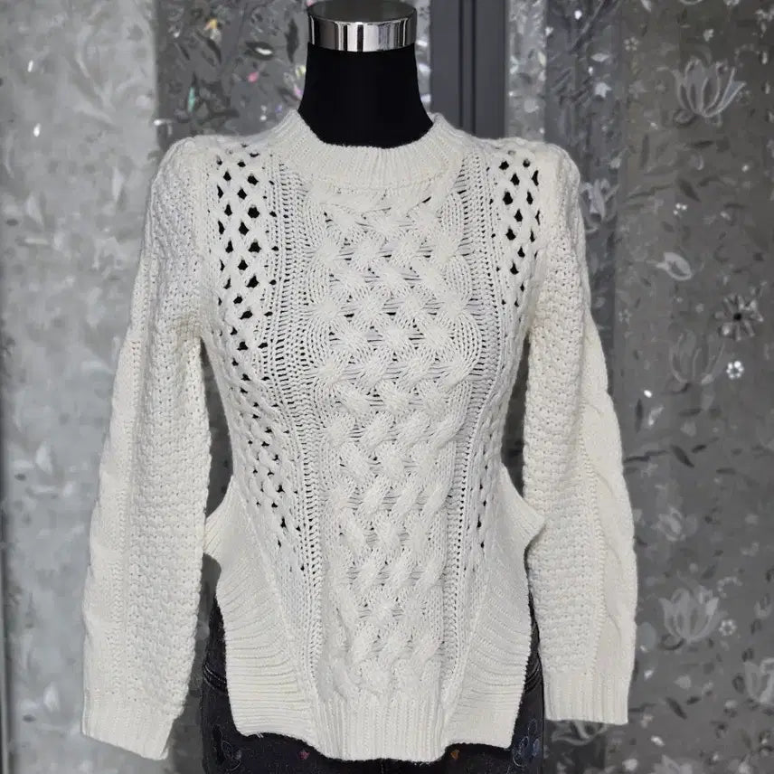 [BUNJANG] Ivory Cable Knit Sweater / 아이보리. 꽈배기 니트