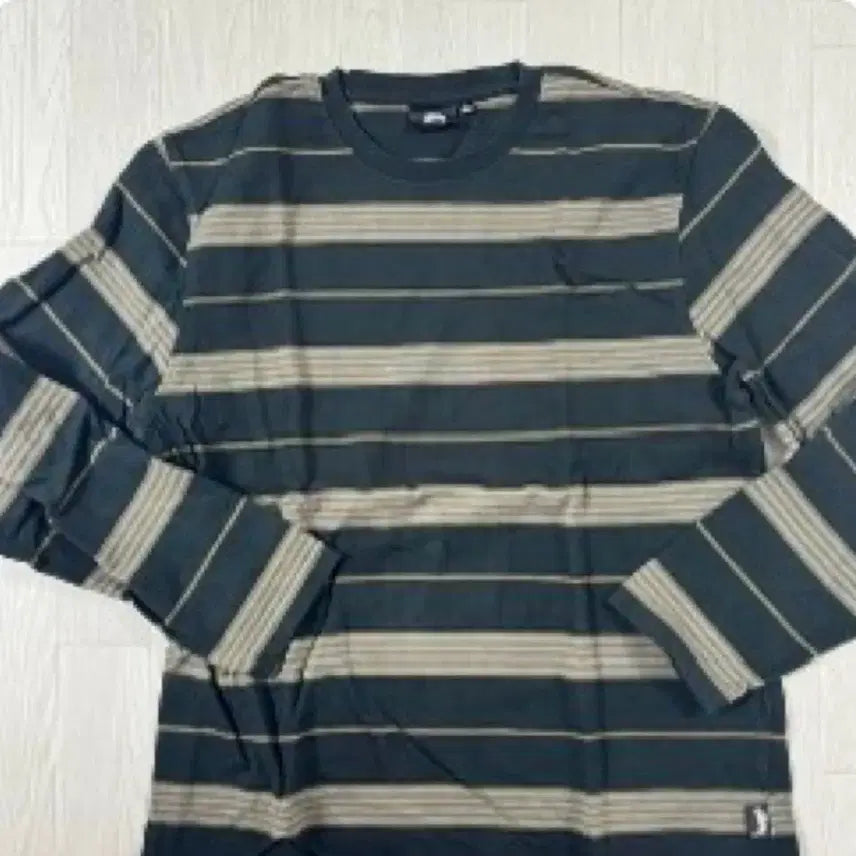 [BUNJANG] Stussy Border Tee L / 스투시 보더티 L