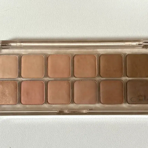 [BUNJANG] Clio Latte Senior Shadow Palette / 클리오 라떼는 선임 섀도우 팔레트