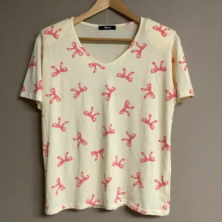 [BUNJANG] Ribbon Pattern Short Sleeve T-Shirt - Ivory / 리본 패턴 반팔 티셔츠 아이보리