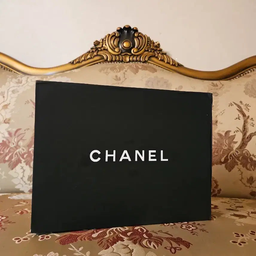 [BUNJANG] Chanel Black Gift Box Magnetic Closure Hard Case / 샤넬 선물 박스 블랙 자석 닫힘 하드 박스