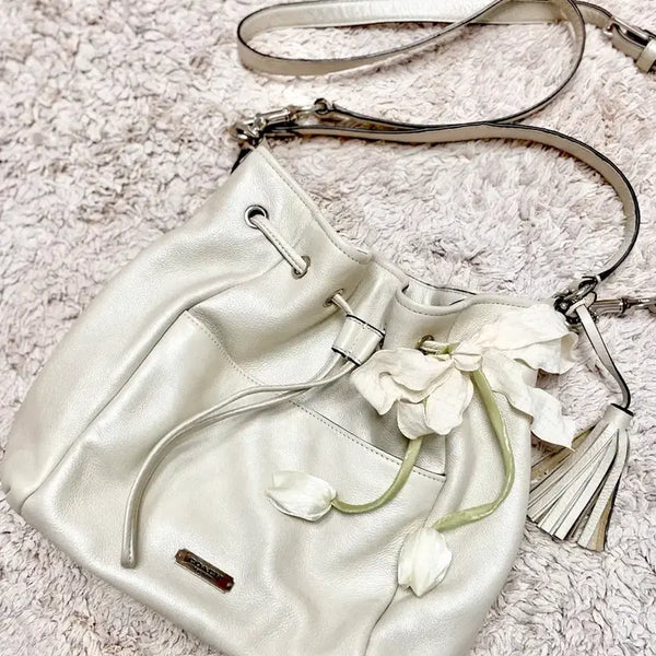[BUNJANG] Coach Leather Drawstring Bucket Bag Ivory / 코치 레더 드로스트링 버킷백 아이보리