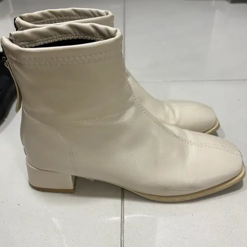 [BUNJANG] Ivory Ankle Boots - Size 240 / 아이보리 앵클 부츠 240