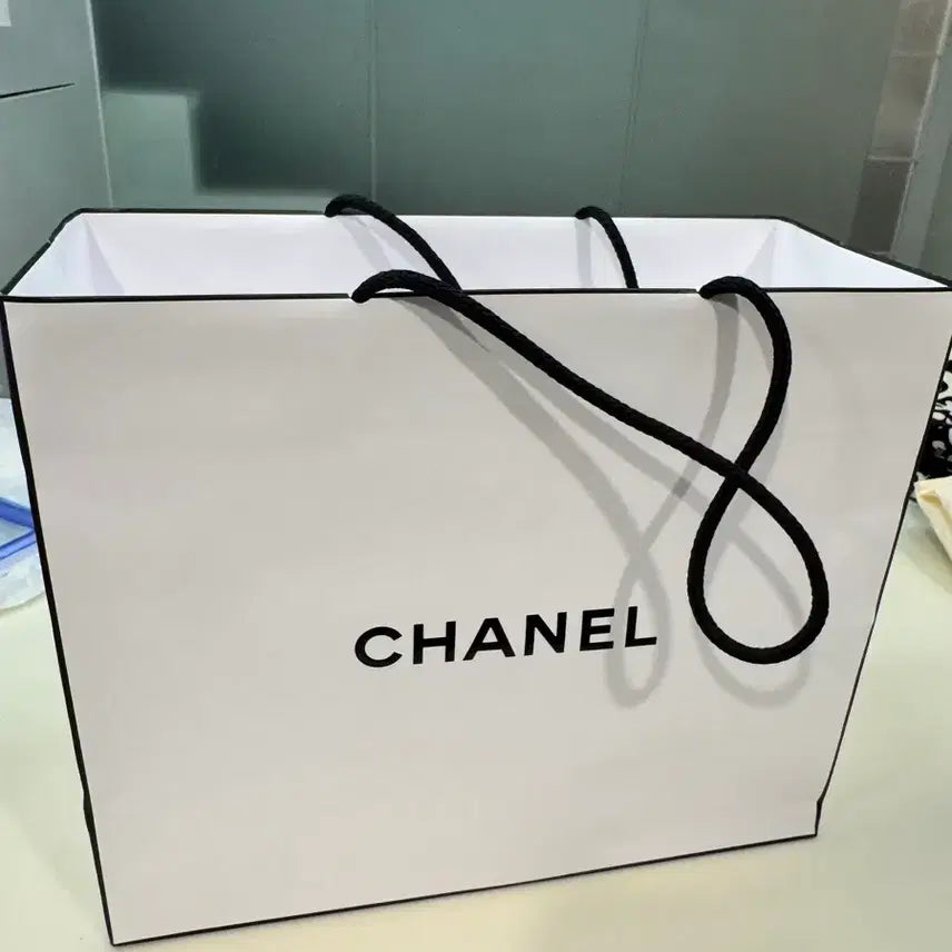 [BUNJANG] Chanel Shopping Bag / 샤넬 쇼핑백 / 명품 쇼핑백 (정품)