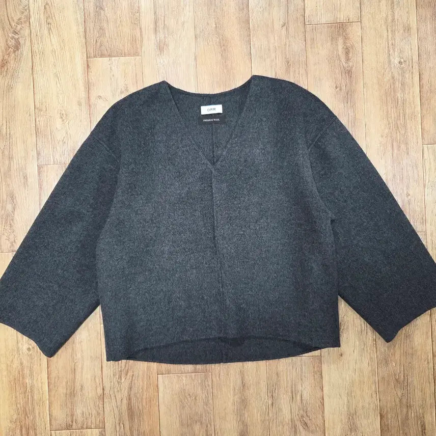 [BUNJANG] ORR Premium Wool V-Neck Top (Free Size) / 오르(ORR) V넥 프리미엄 울 탑 프리사이즈 새상품