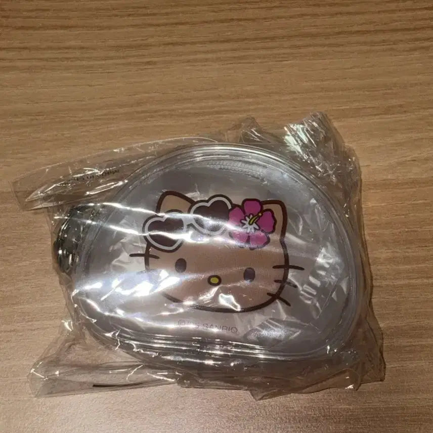 [BUNJANG] Hello Kitty Olive Young Limited Edition PVC Pouch / 키티 태닝키티 올리브영 한정판 pvc파우치