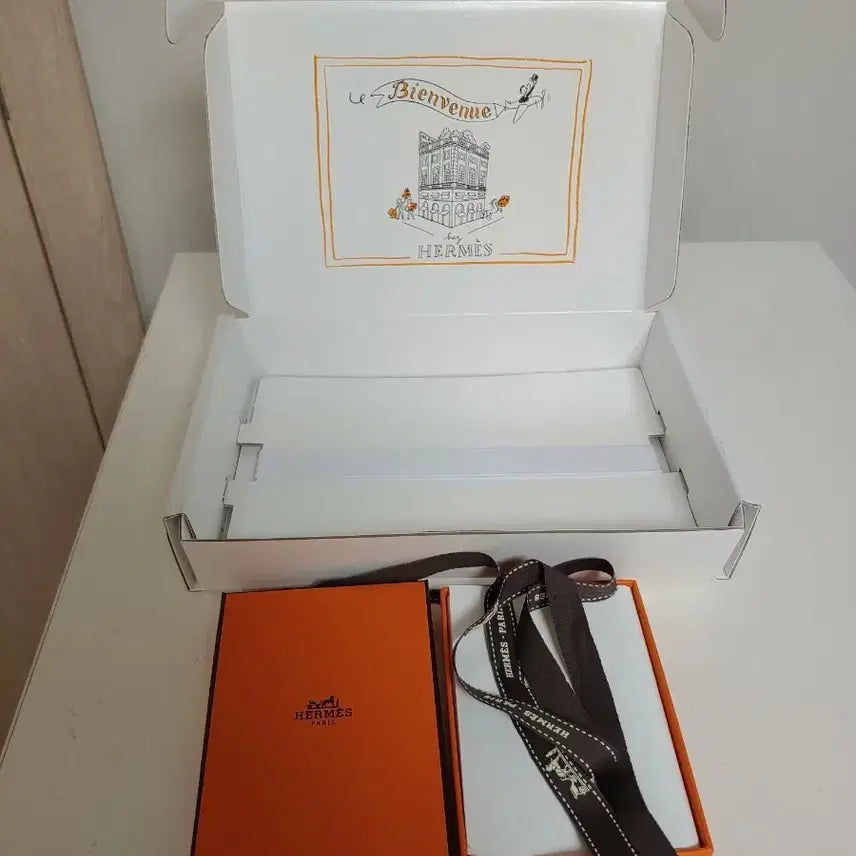 [BUNJANG] Hermès Mini Box, Packaging String, and Box Set / 정품 에르메스 미니박스와 포장끈과 포장박스 세트