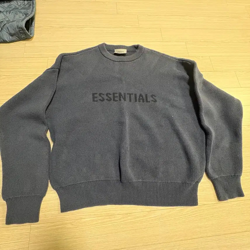 [BUNJANG] Essential Lettering Knit Oversized Fit / 에센셜 레터링 니트 오버핏