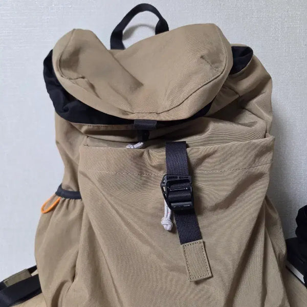 [BUNJANG] 로우로우 String Rucksack Backpack Beige / 로우로우 스트링 럭색 백팩 베이지