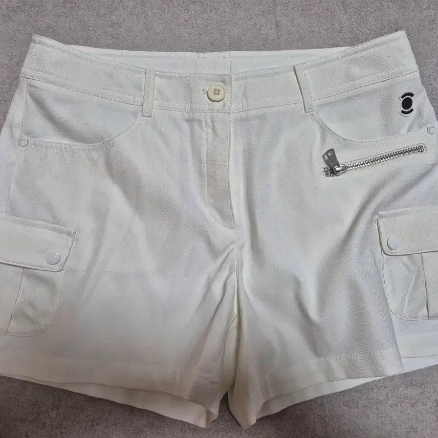 [BUNJANG] Wideland Women's White Cargo Shorts (M, 66) / 와이드앵글 여성 화이트 카고 반바지 70(M, 66)